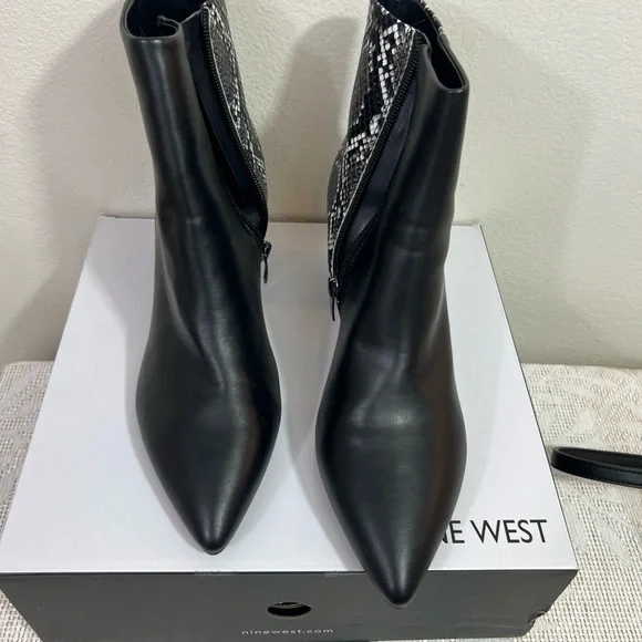 Nine West Black and Snake Print Boots with Bag - Picture 3 of 12